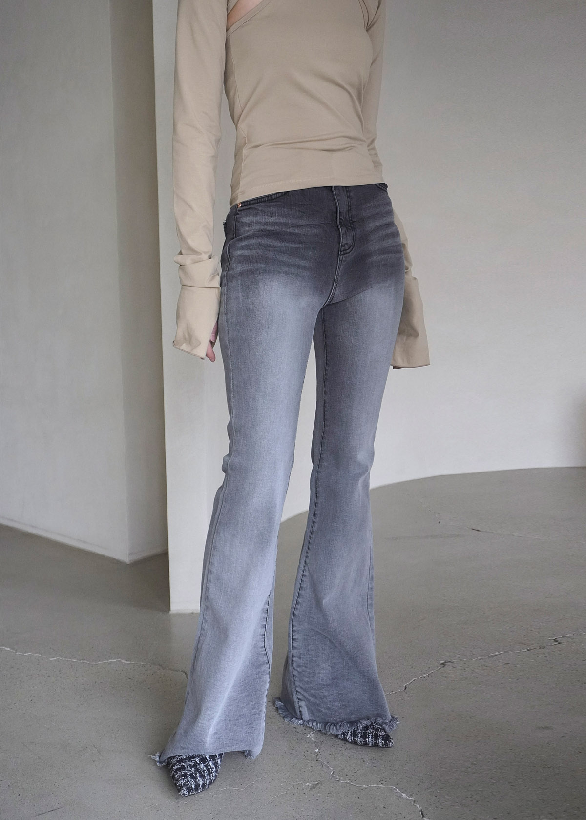 Brush Washed Gray Boots cut Jeans