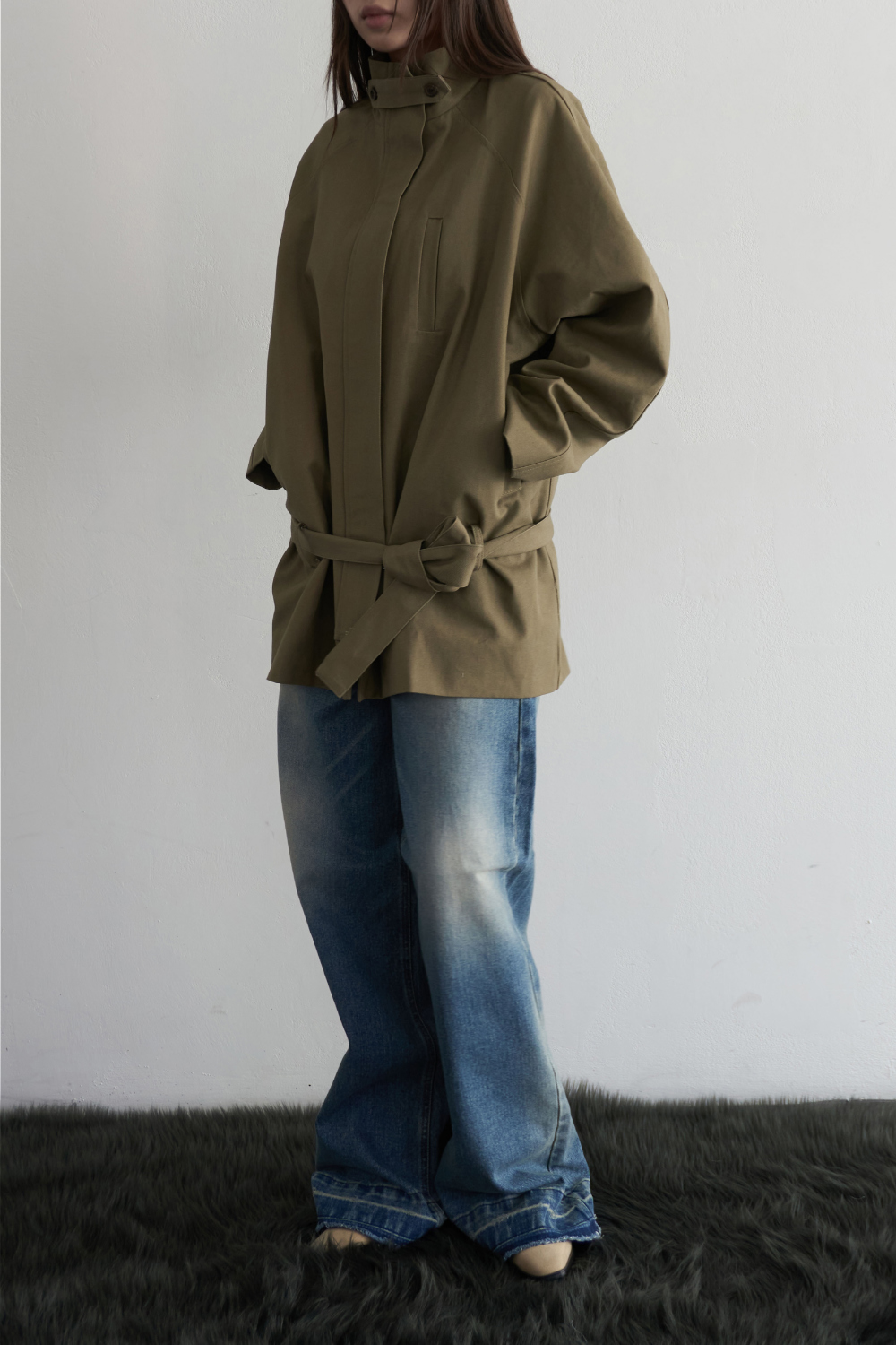 재킷 모델 착용 이미지-S1L7